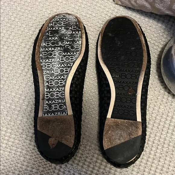 BCBGMaxAzria Black Woven Leather Textured Floral Applique Slip On Flats - Picture 9 of 16